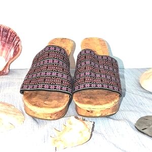 🐚Montago Bay Club Cork Platform Wedges w/ Very Cool Design On The Fabric